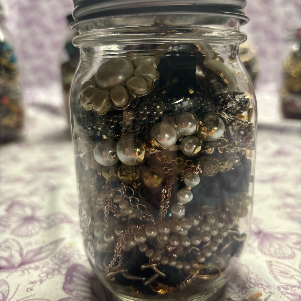 🧊Jar of Mixed Jewelry - Pearl